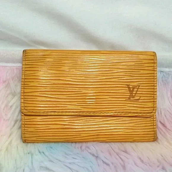 Louis Vuitton Elise Epi Key Holder/Wallet Gently Used - Picture 1 of 16